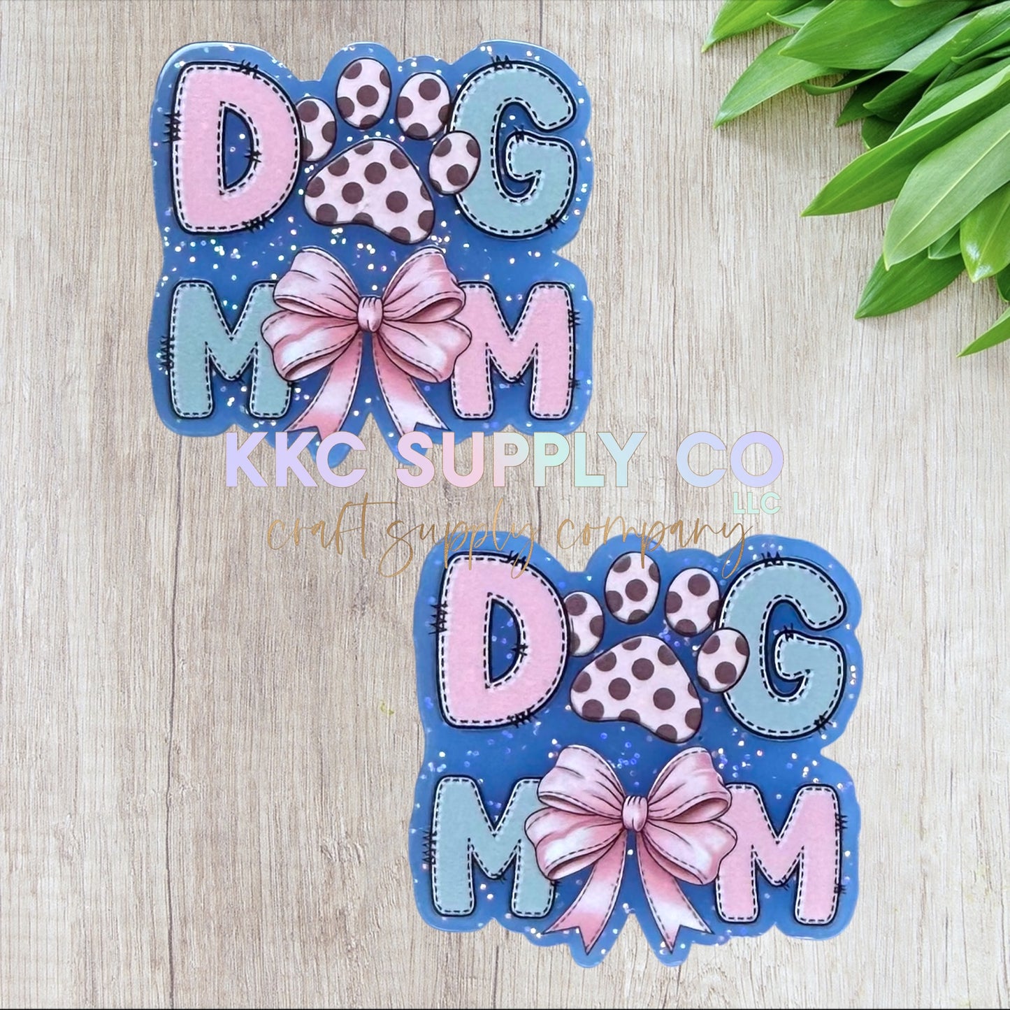 AT395-Dog Mom Bow-Acrylic Flatback
