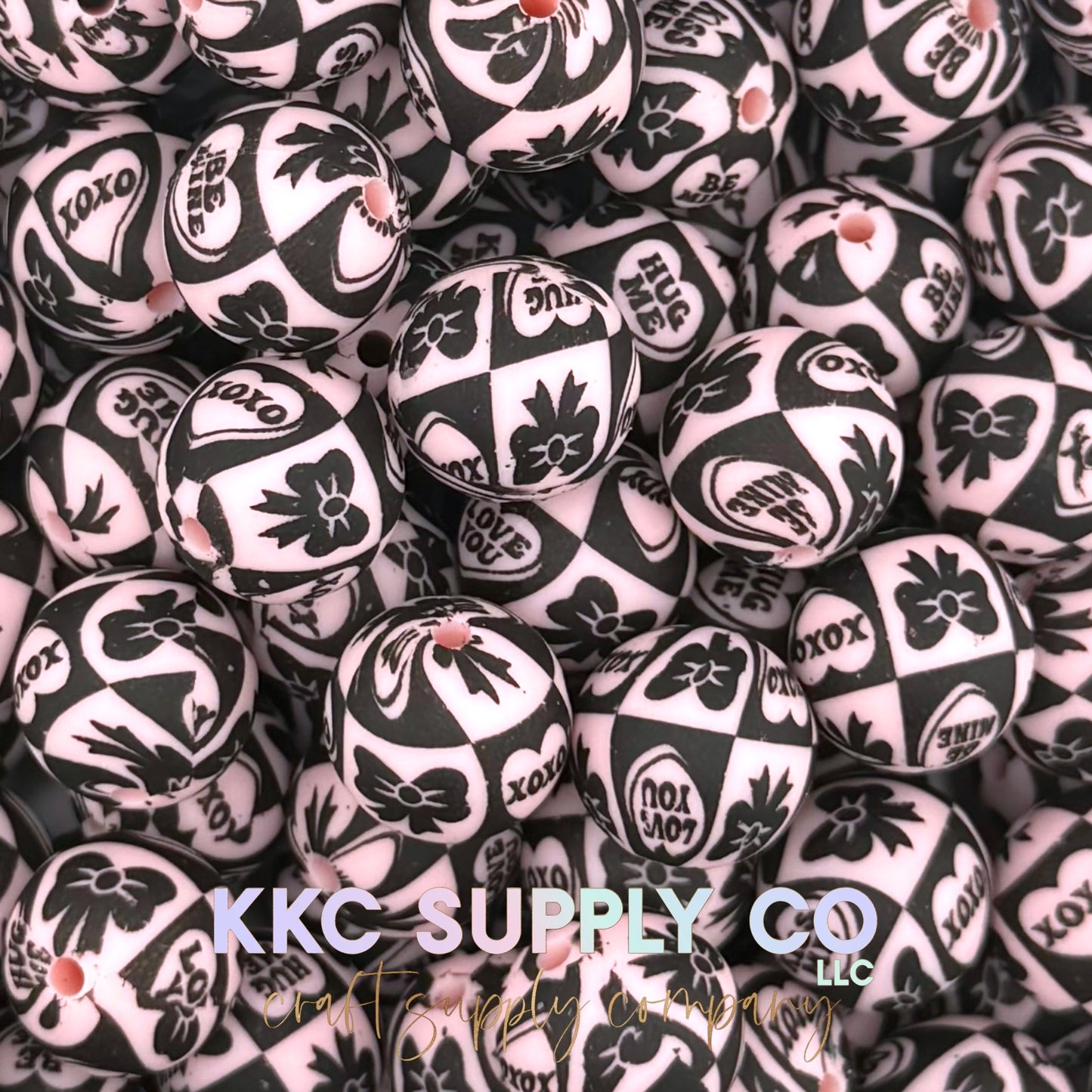 SP277-Pale Pink and Black XOXO Printed Bead 15mm