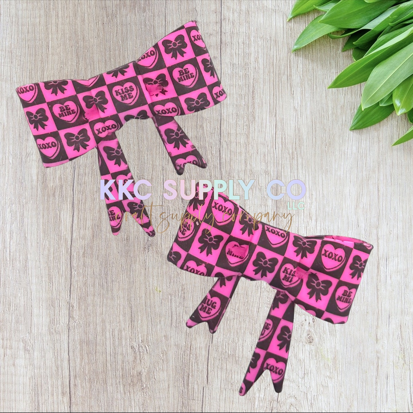 SP275-Hot Pink and Black XOXO Large Bow Silicone Focal Bead