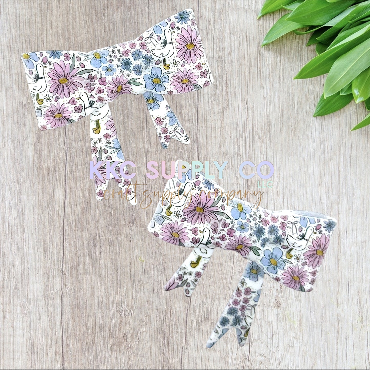 Garden Goose Large Bow Silicone Focal Bead