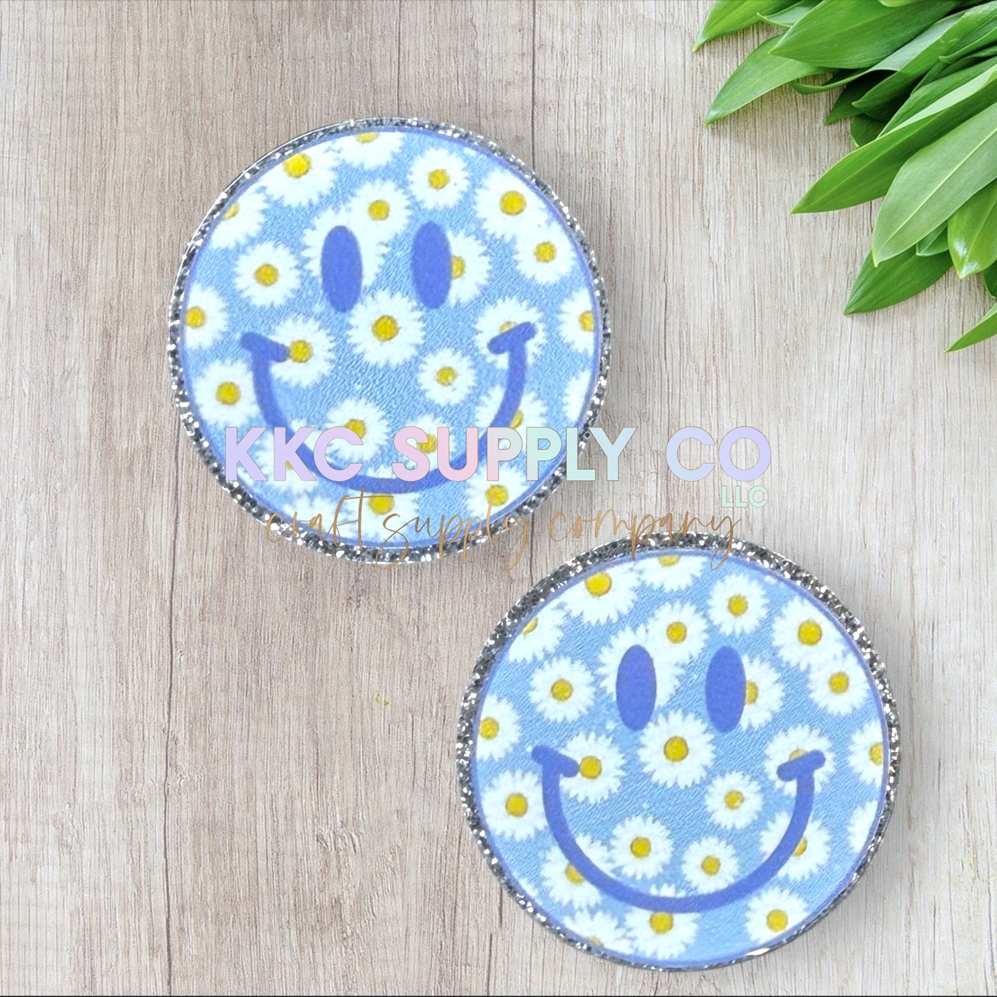 AT190-Daisy Face-Acrylic Flatback