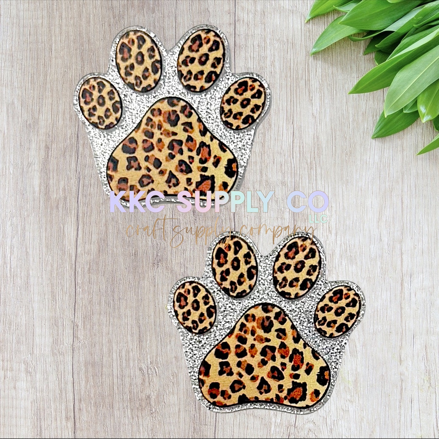 AT520-Leopard Paw Print-Acrylic Flatback