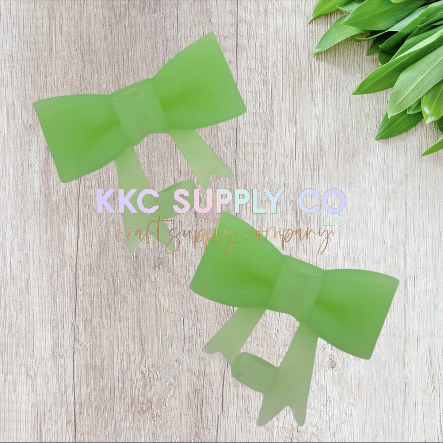 Clear Pistachio Bow Silicone Straw Topper