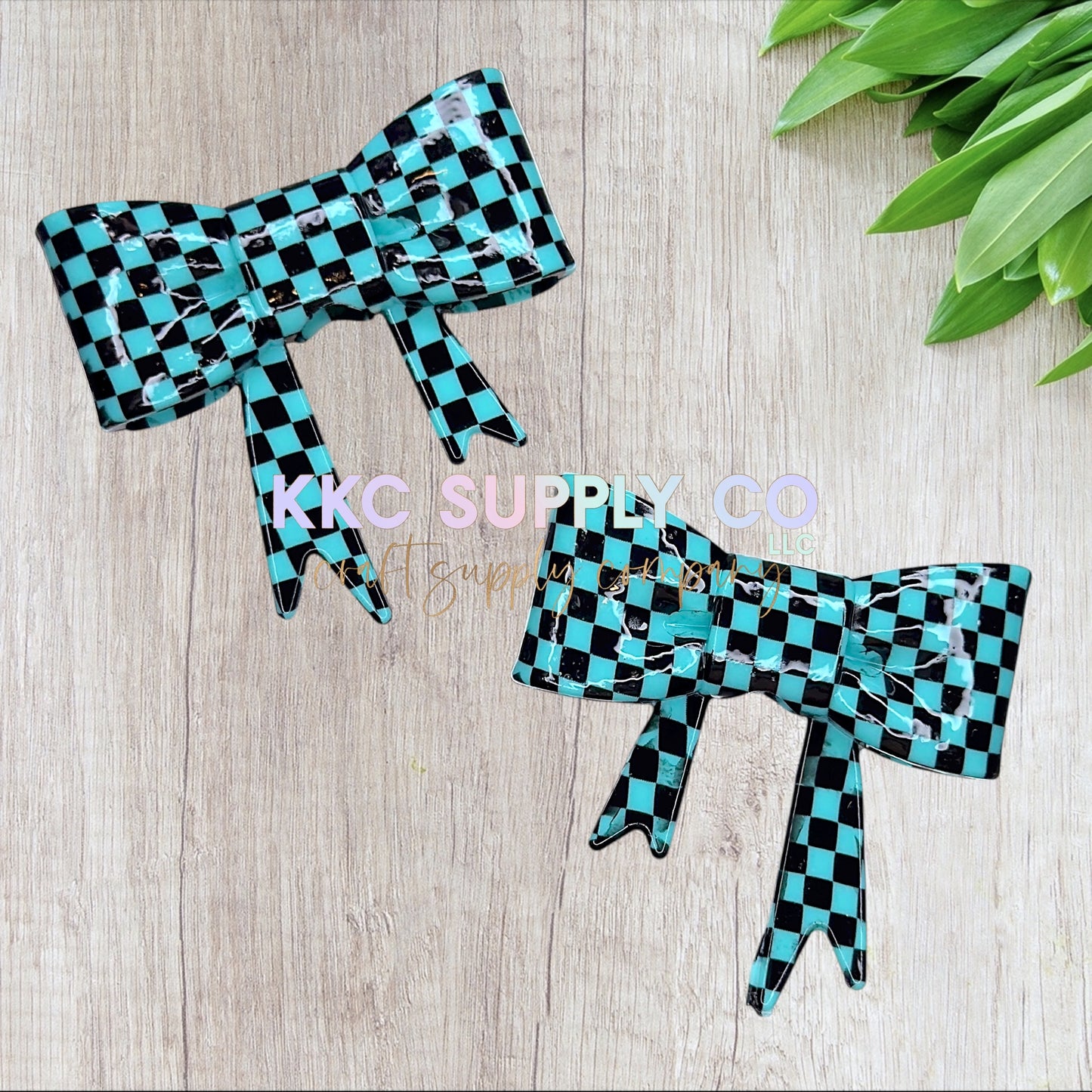 Turquoise Liquid Checker Large Bow Silicone Focal Bead