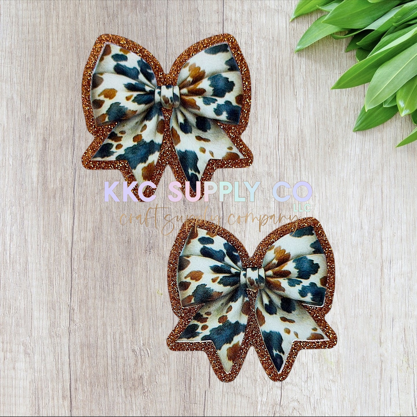 AT441-Cow Hide Bow-Acrylic Flatback