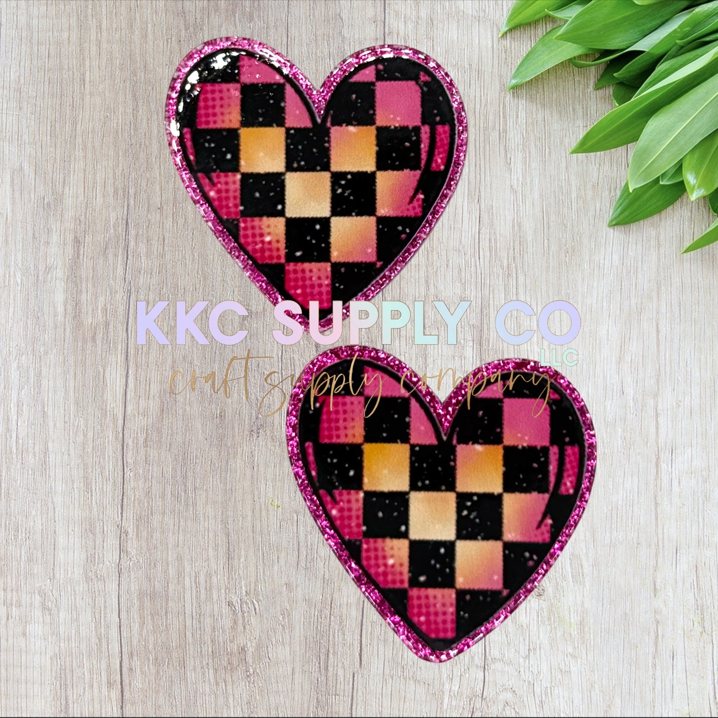 AT313-Checker Heart-Acrylic Flatback