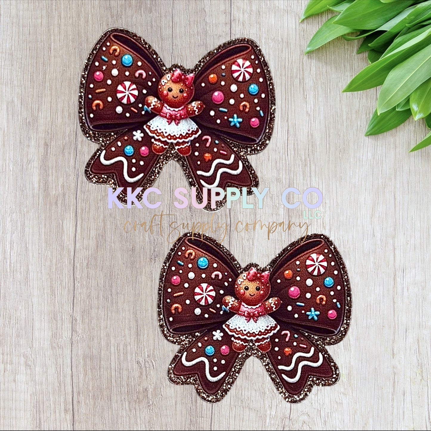 AT469-3D Gingerbread Man Bow-Acrylic Flatback