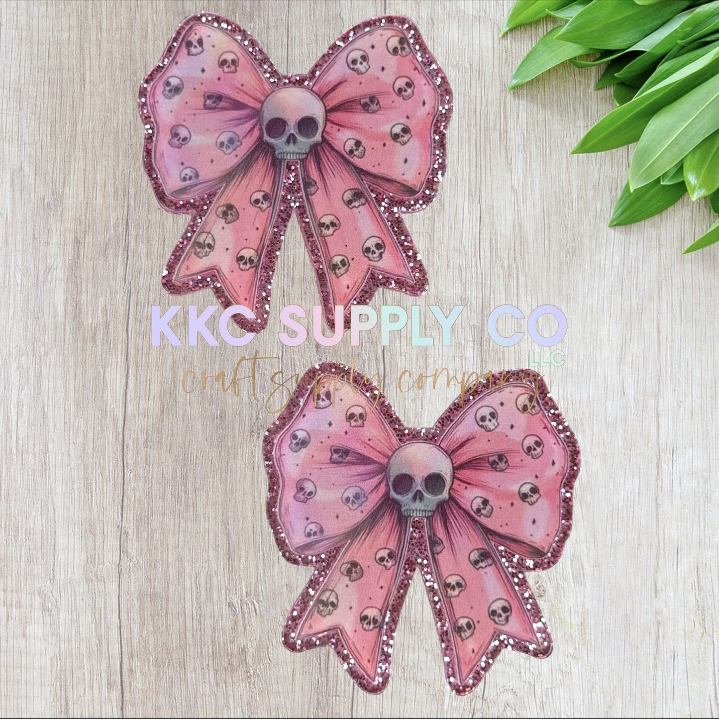 AT329-Skull Bow-Acrylic Flatback