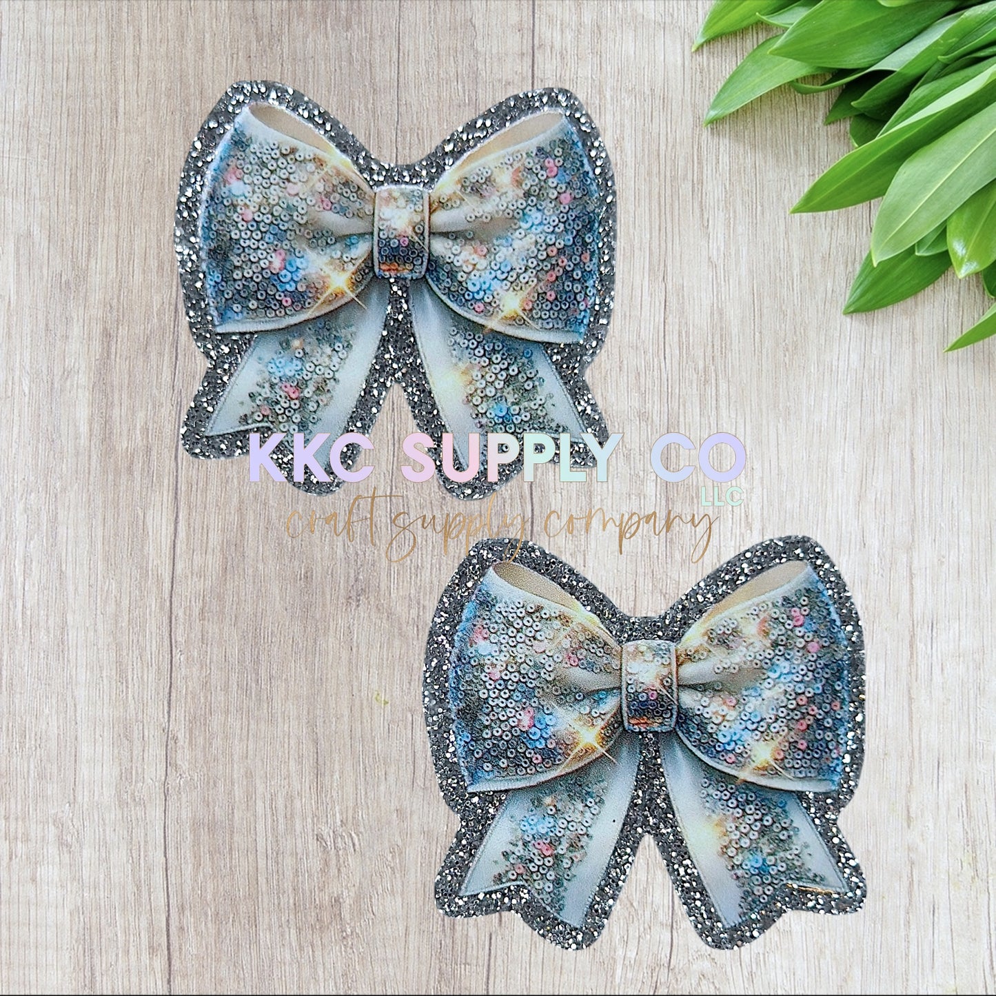 AT502-3D Sequin Bow-Acrylic Flatback