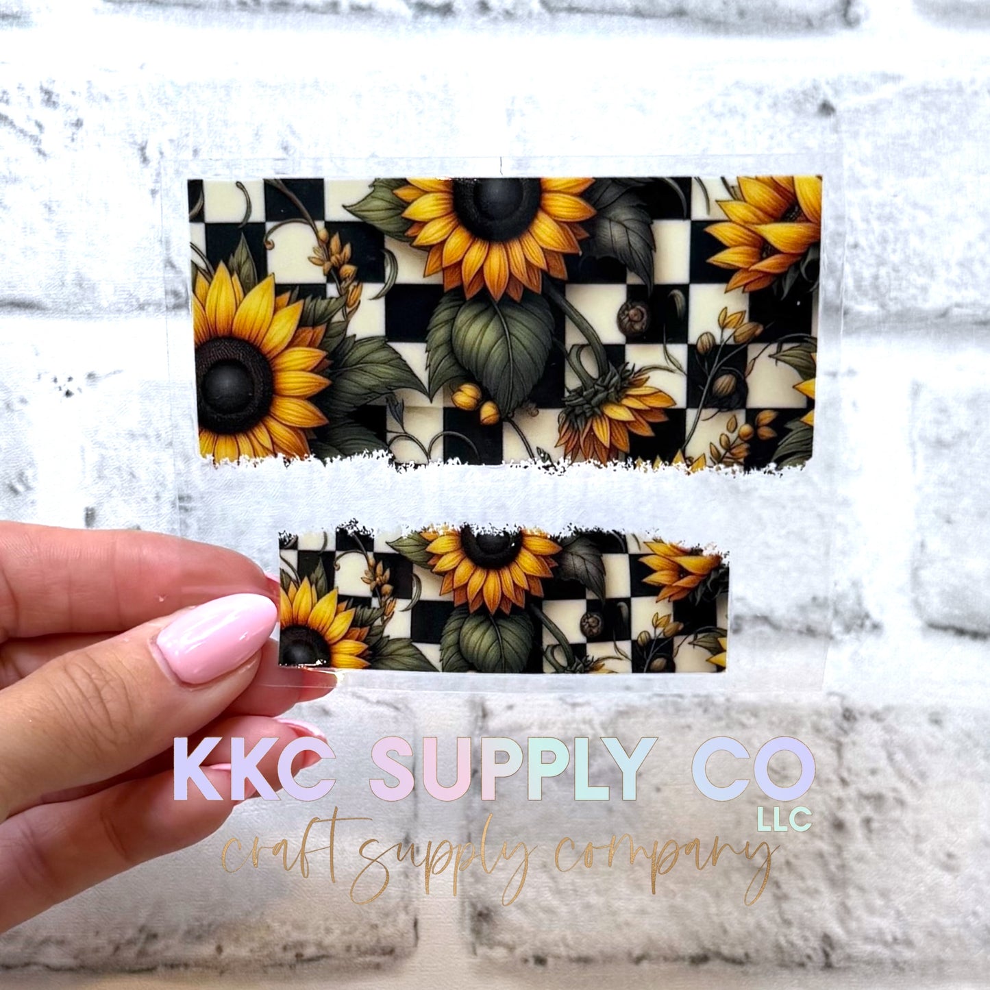 TKUV100-3D Checker Sunflower-Mini Tumbler Keychain UV DTF Decal
