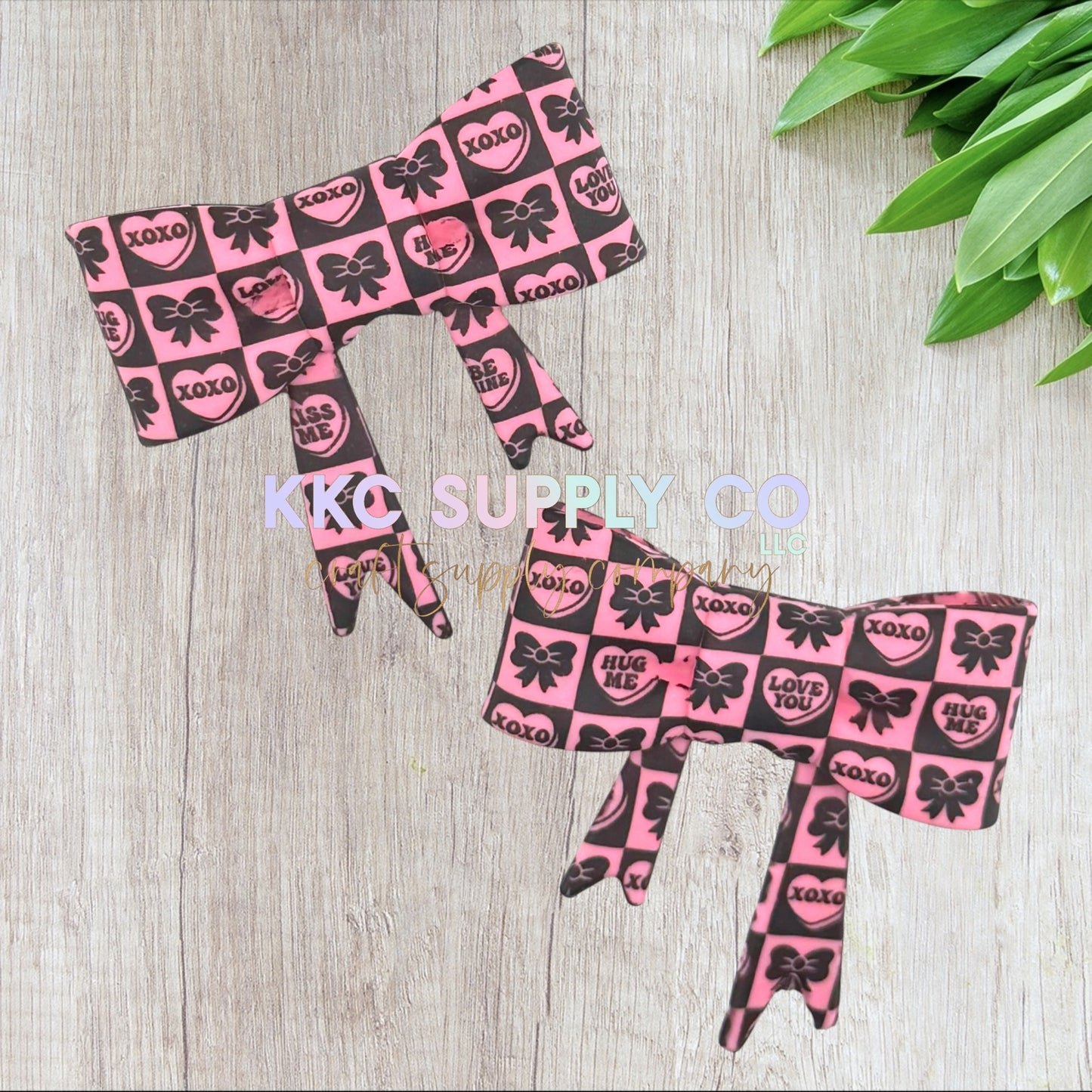 SP276-Pink and Black XOXO Large Bow Silicone Focal Bead