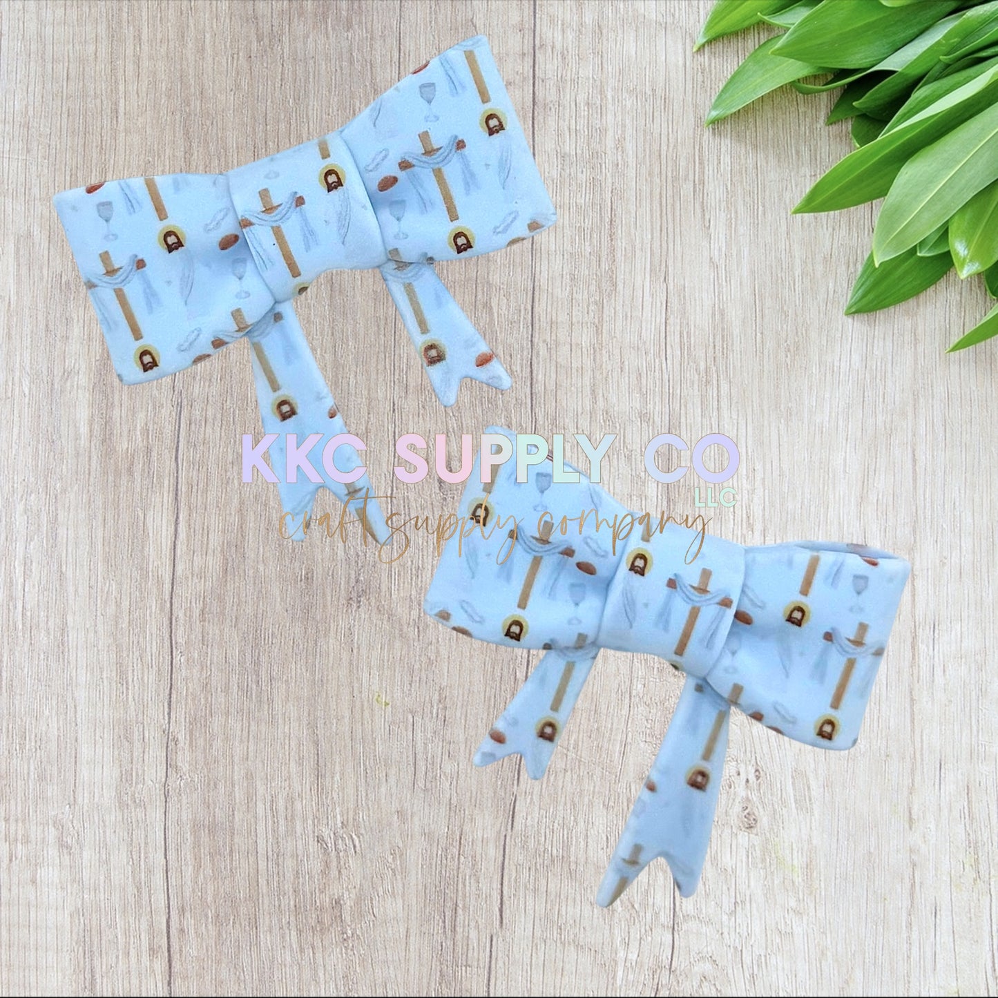 Cross Large Bow Silicone Focal Bead