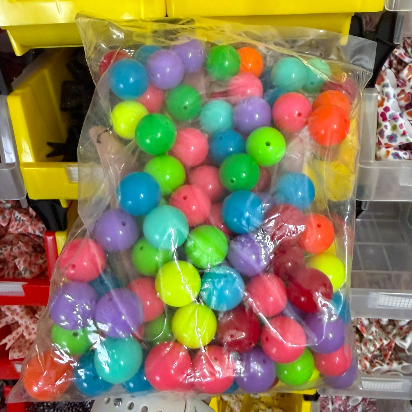 Acrylic Beads-20mm (100 count per bag)