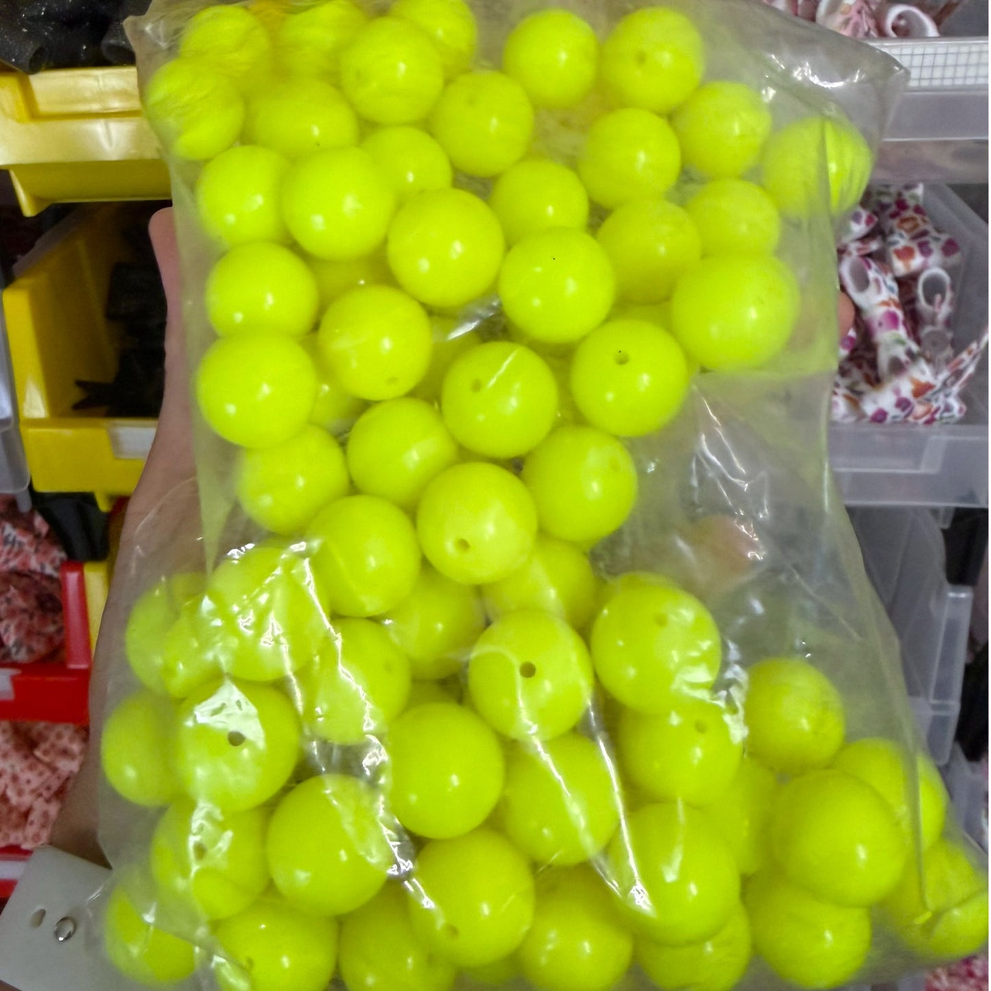 Acrylic Beads-20mm (100 count per bag)