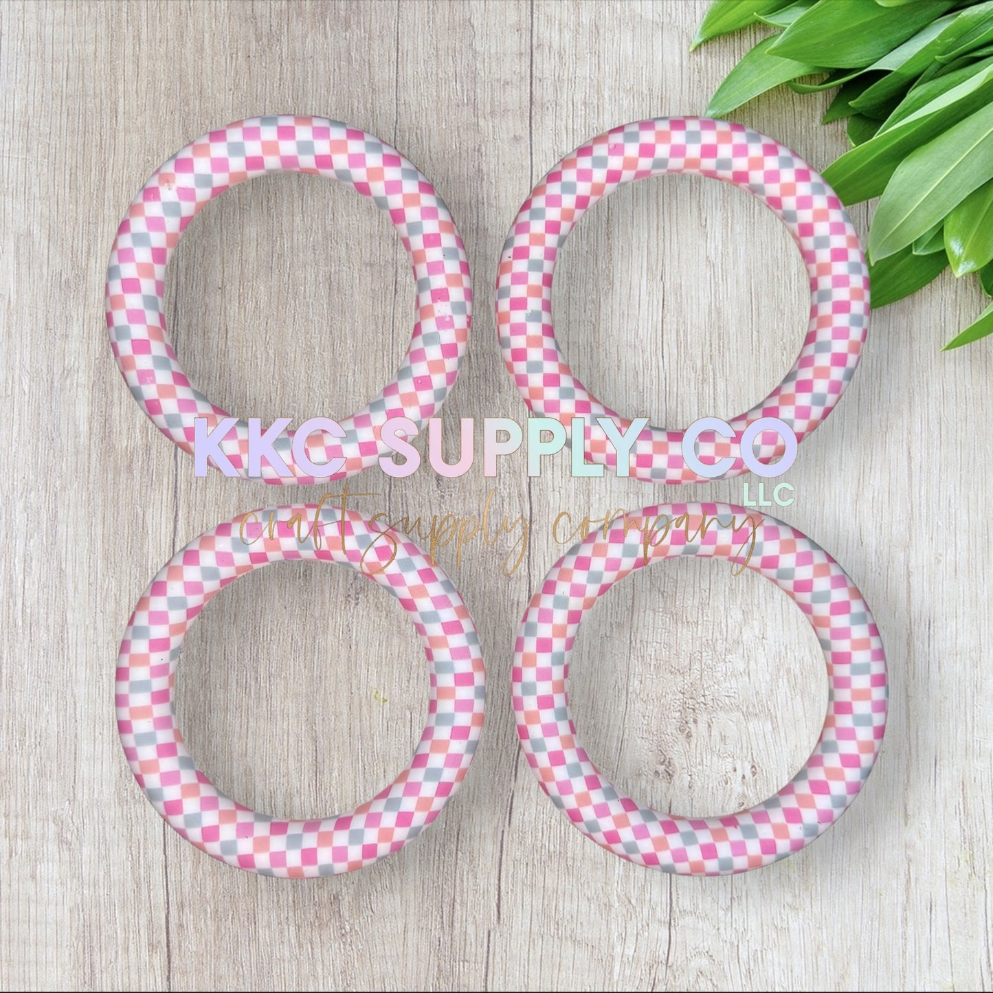 SP191-Peachy Petal Checker Printed Silicone 65mm Ring