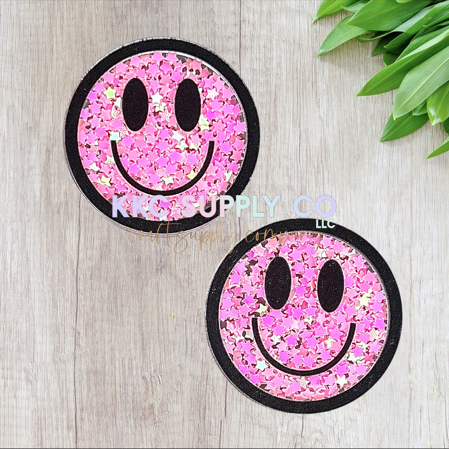 AT506-Happy Face Glitter Shaker-Acrylic Flatback-Iridescent Pink