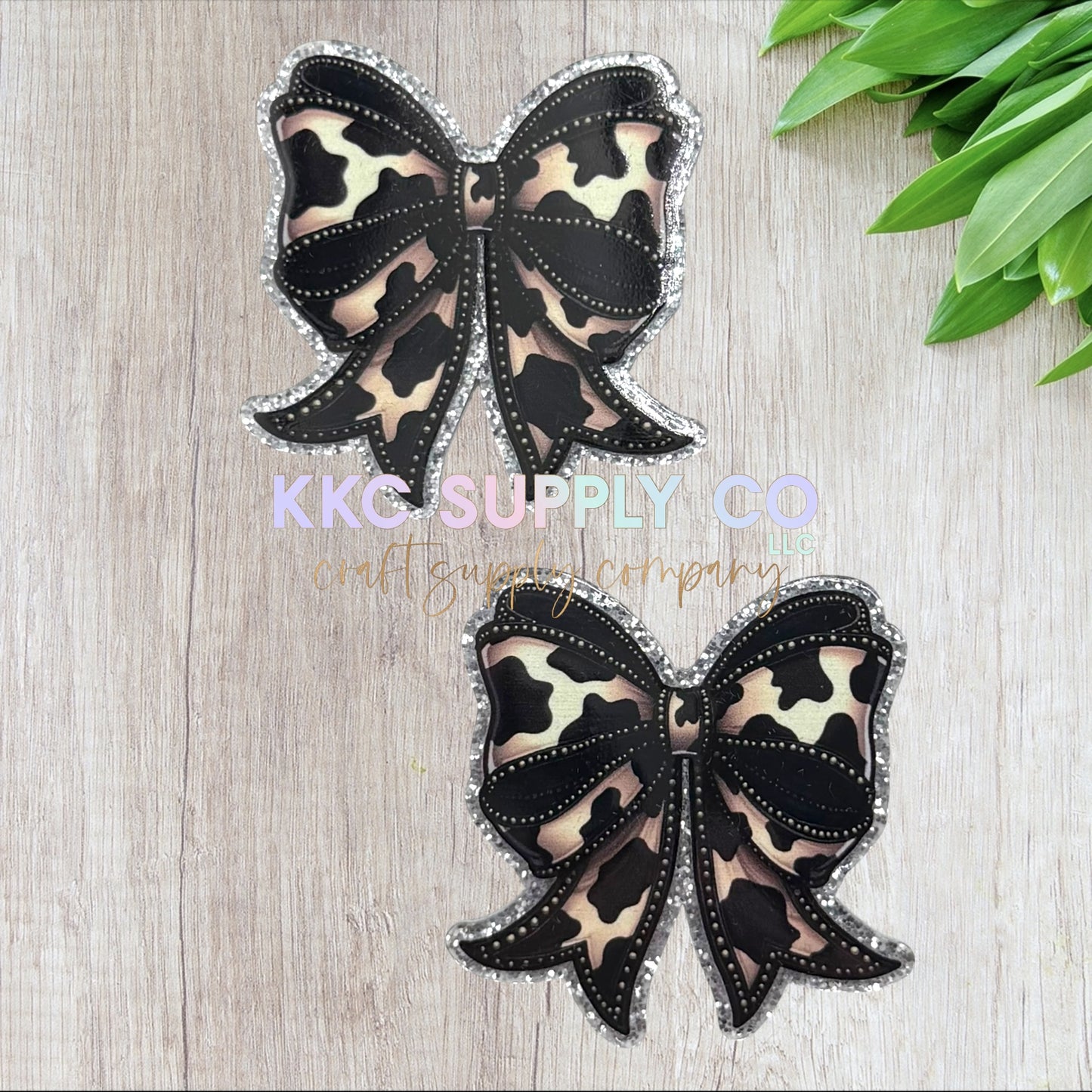 AT575-Cow Print Bow-Acrylic Flatback