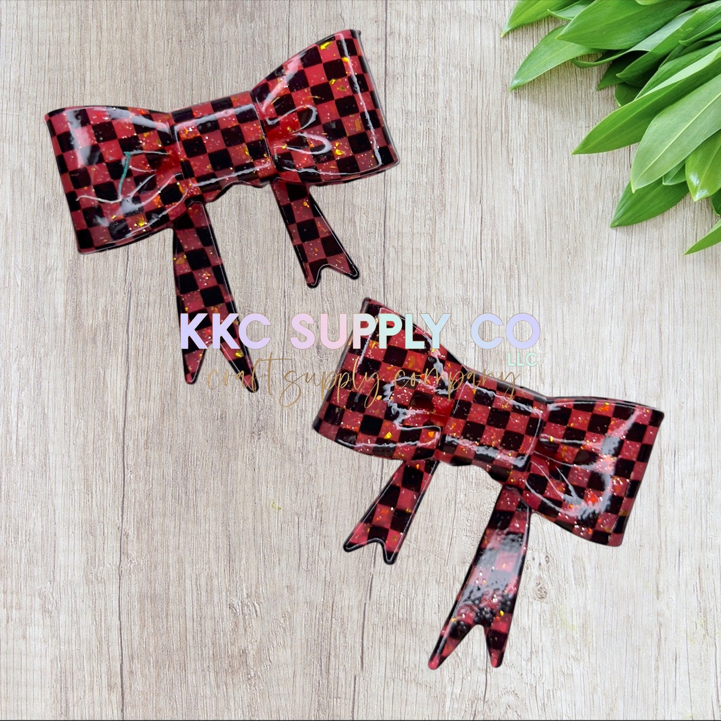 SGL68-Red Checker Liquid Glitter Large Bow Silicone Focal Bead