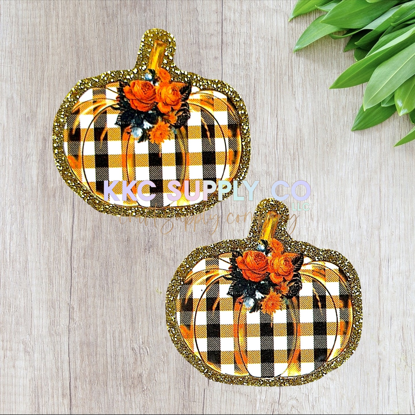 AT462-Plaid Pumpkin With Roses-Acrylic Flatback