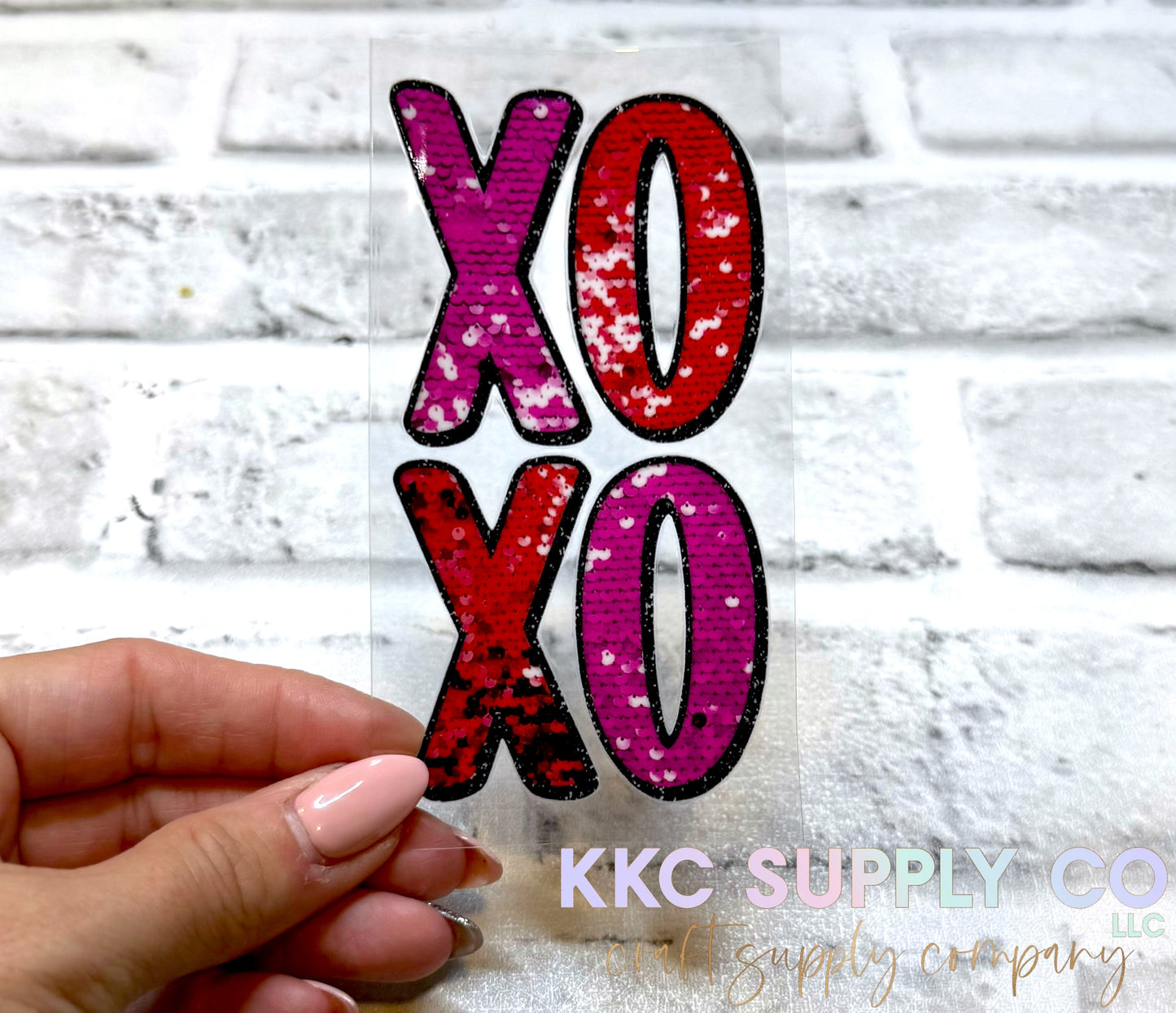 UV16232-XOXO Faux Sequin UV DTF Decal