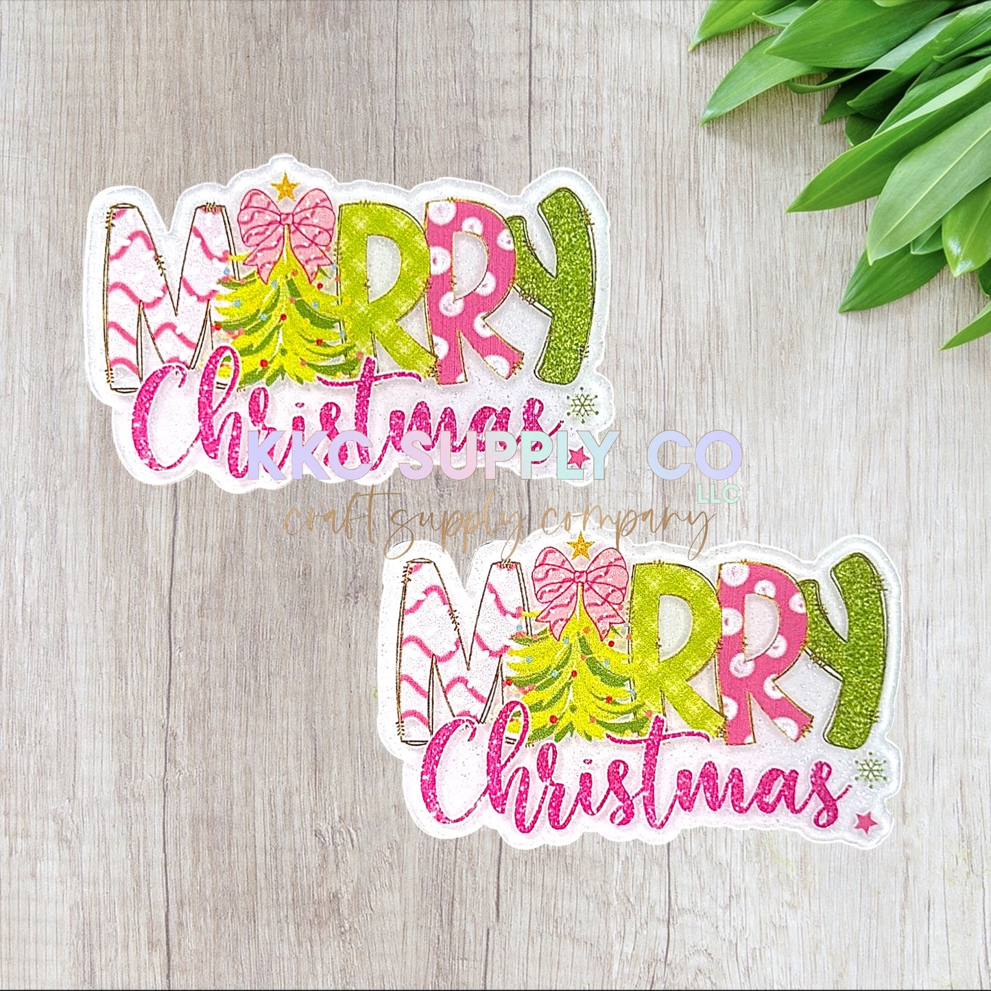 AT468-Merry Christmas Pink and Green-Acrylic Flatback