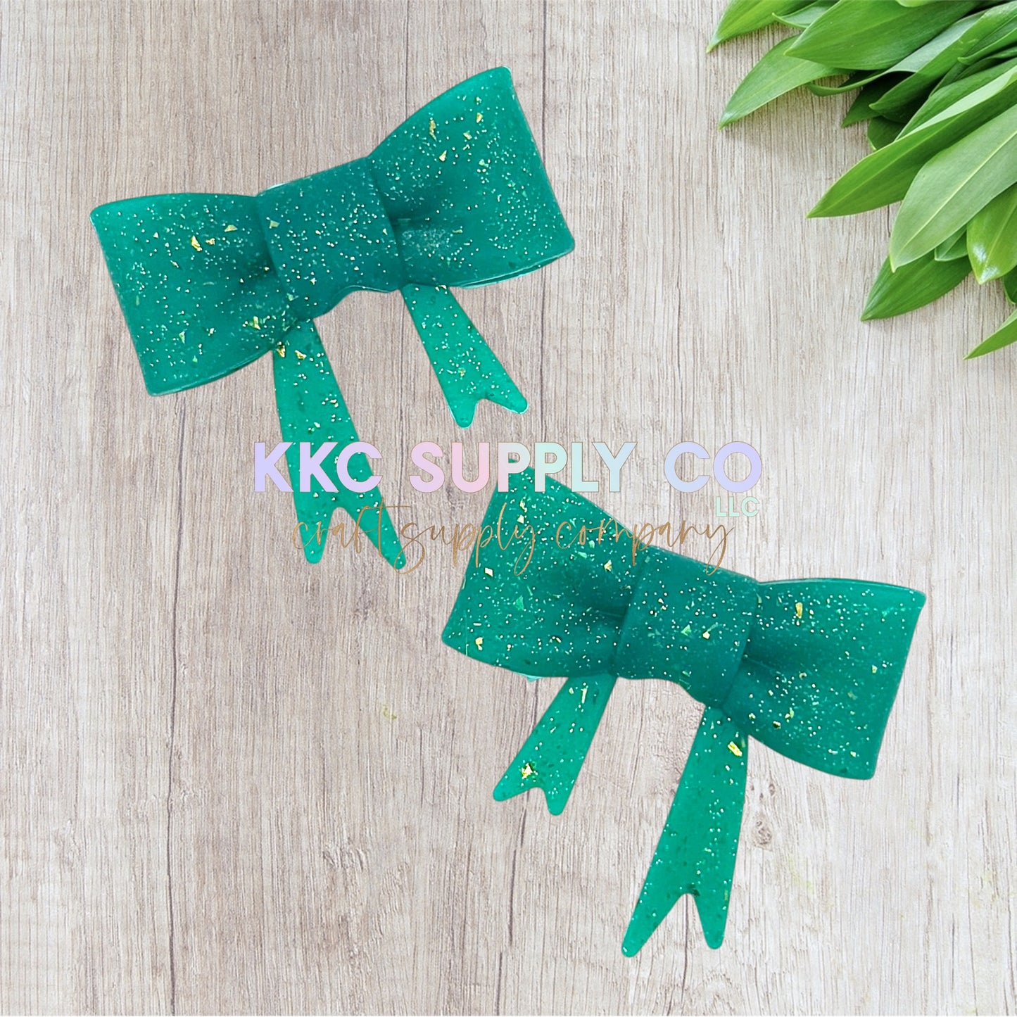 SG57-Emerald Gold Confetti Large Bow Silicone Focal Bead
